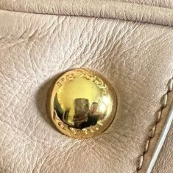 GORGEOUS SOFT LEATHER PRADA 2 WAY BAG - Picture 9 of 16